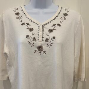 Vintage BonWorth Cream Floral Embroidered Tee